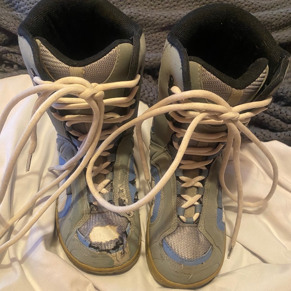 Women’s Snowboard boots!!